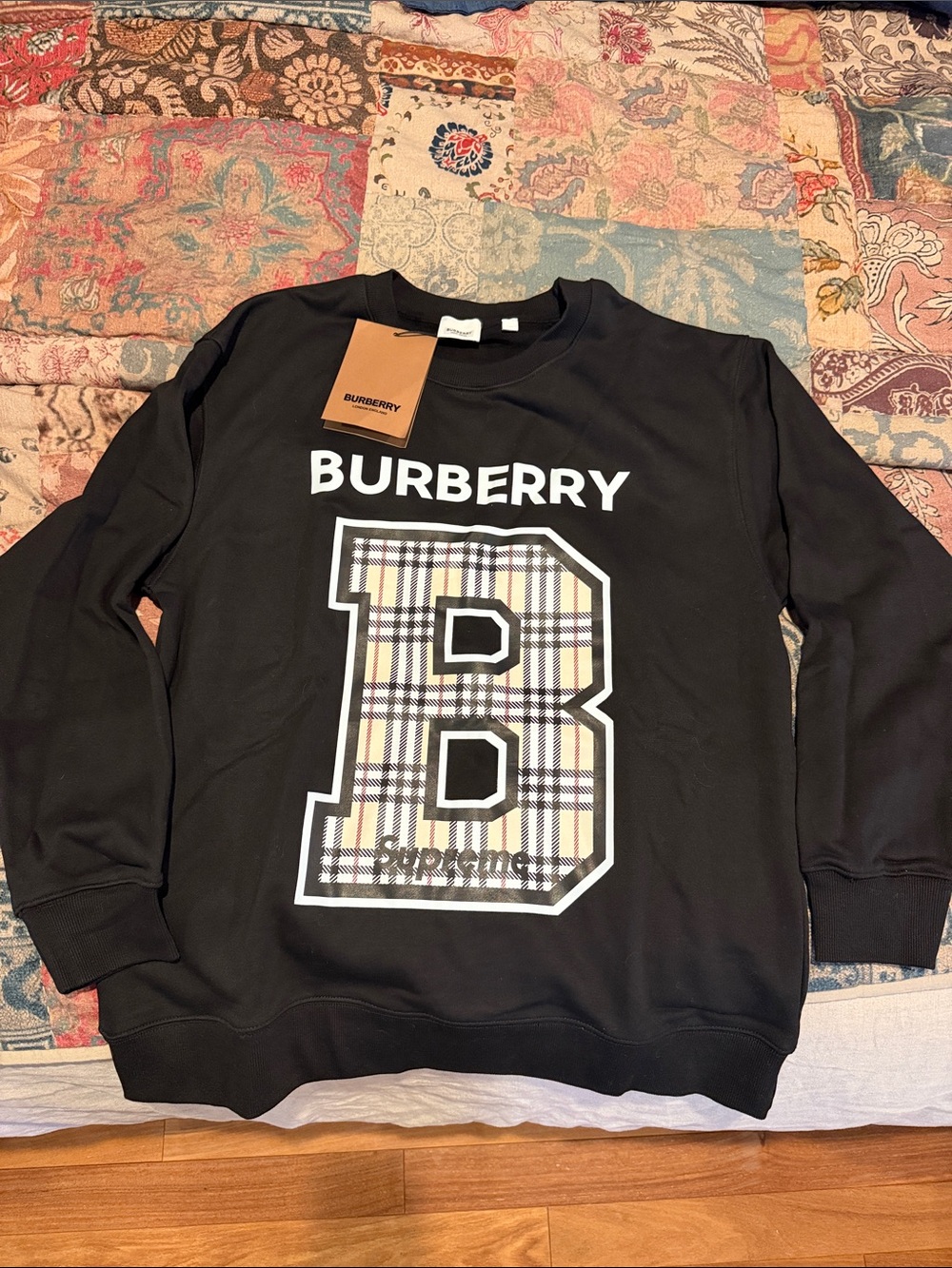 Burberry Black Crewneck Sweatshirt with Plaid 'B' Logo-M